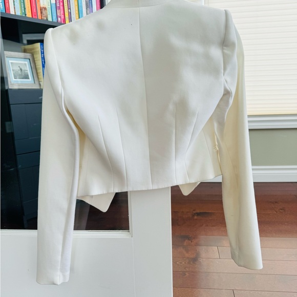 BCBG Oversized Cropped Structured Blazer - Picture 2 of 4